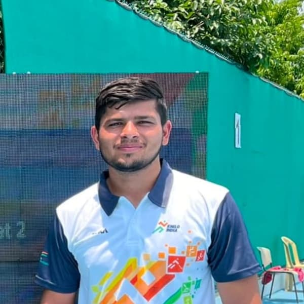 Photo of Navneet Chahal, Coach